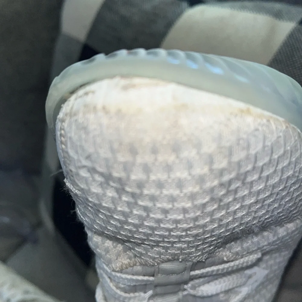 Nike LeBron 16 is part of the Nike LeBron sneakers released 2019 - Picture 8 of 10